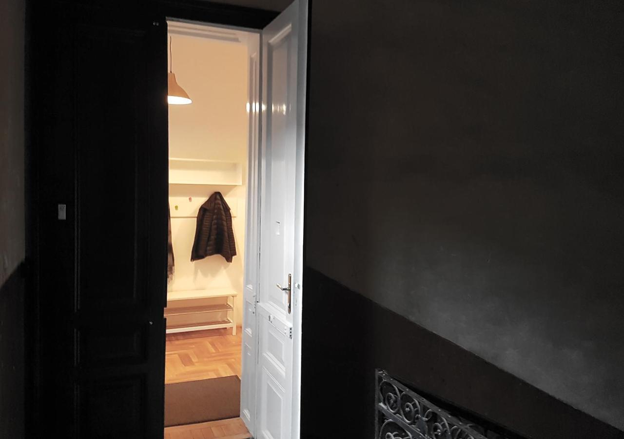Luxury New Cozy Flat At Dob Street Nearby Gozsdu Court Apartamento Budapeste Exterior foto