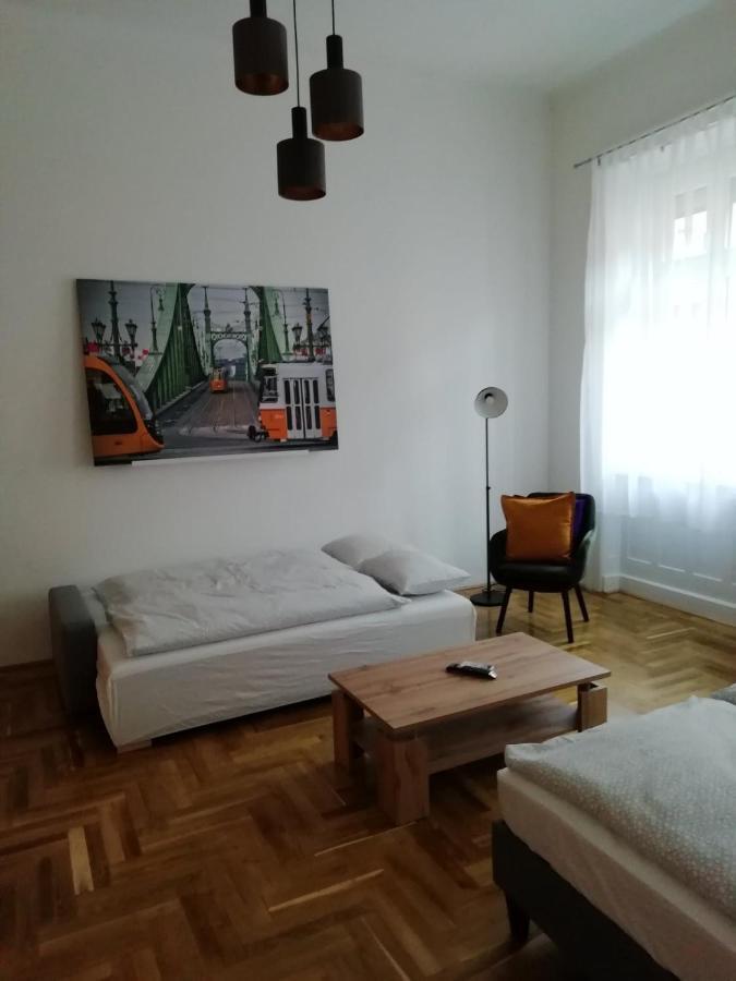 Luxury New Cozy Flat At Dob Street Nearby Gozsdu Court Apartamento Budapeste Exterior foto